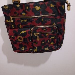 Baggallini Crimson Camouflage Multi-Pocket Women's Bag
